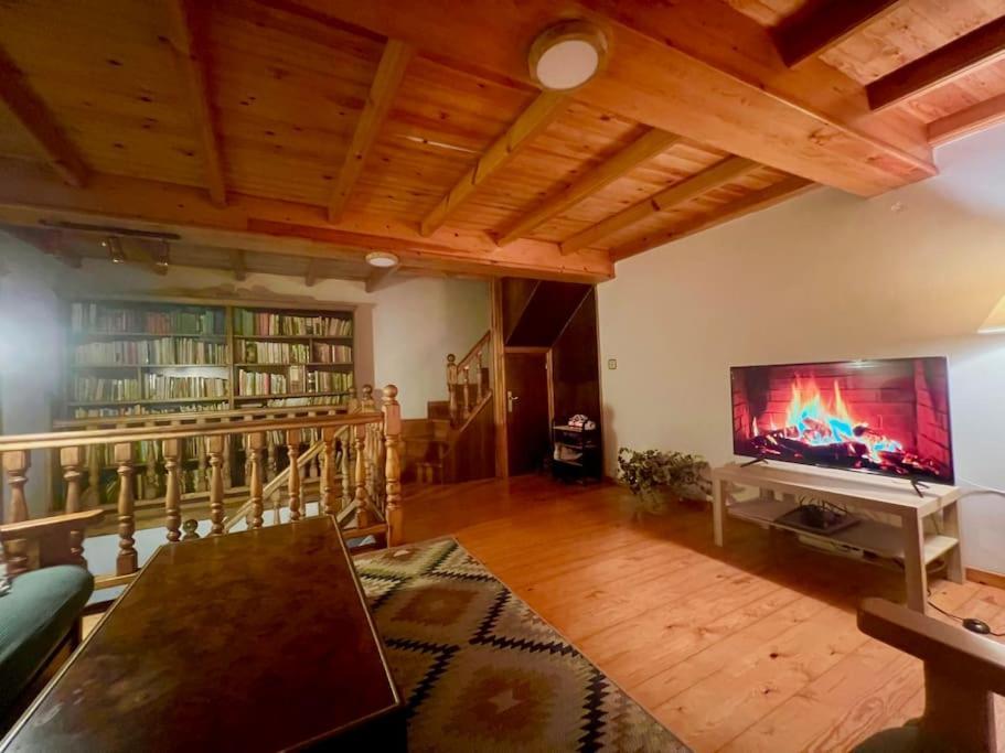 Villadecelis Mieres  Exterior photo