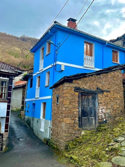 Villadecelis Mieres  Exterior photo